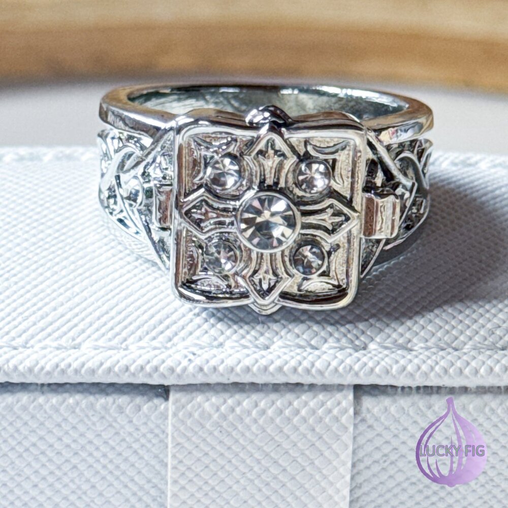 LOCKET RING WITH COMPARTMENT - - Picture 6 of 9